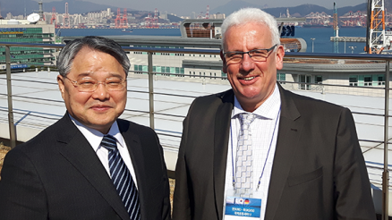 Im Team der akquinet port consulting GmbH: Holger (r.)