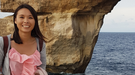 Unsere Kollegin Linye aus der Microsoft-Programmierung im Urlaub.