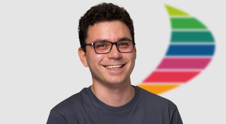 Karriere-AKQUINET: Stimme unserer Mitarbeiterin Berkcan